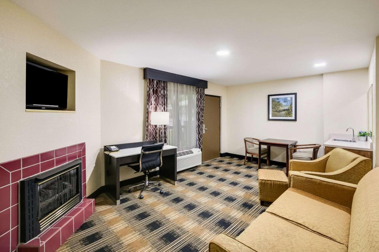 Quality Inn & Suites Mt Chalet Clayton Εξωτερικό φωτογραφία